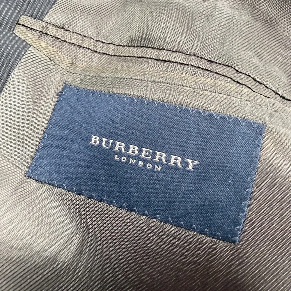 Burberry London Blazer Men's 39 Reg Charcoal Grey Pinstripe Wool Sport Coat Luxe